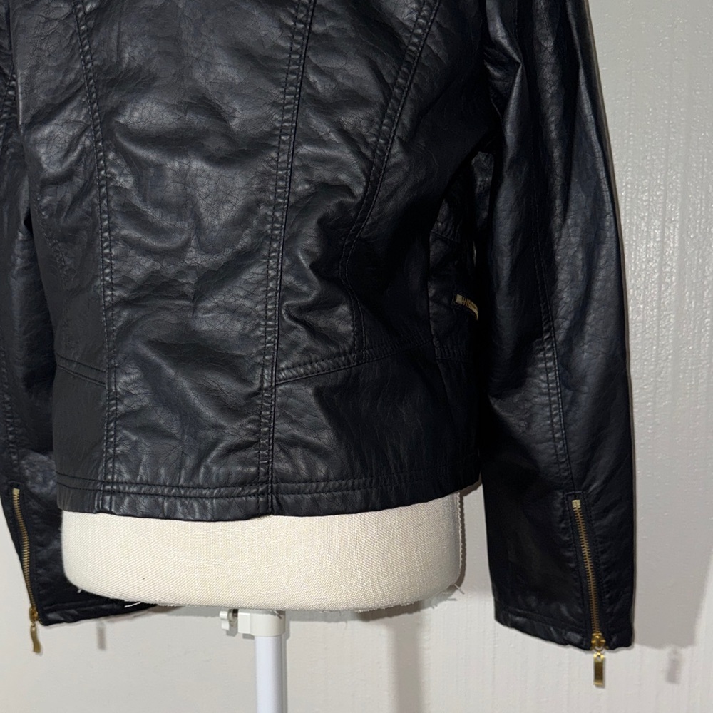 Therapy Black Faux Leather Jacket with Gold Accents Petite XL - Picture 6 of 10